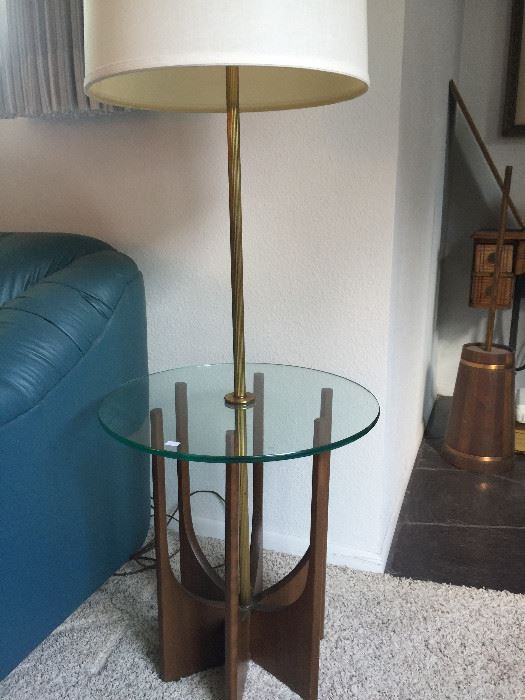 MID CENTURY MODERN LAMP TABLE
