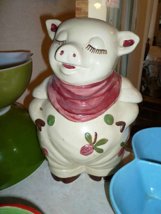 VINTAGE SMILEY PIG COOKIE JAR