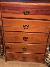 1FURITURE5DrawerDresser