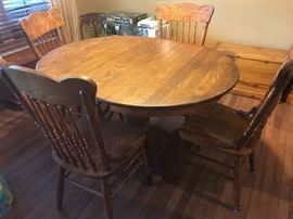 12FURNITUREDiningTable