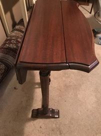 13FURNITUREDropLeafTable