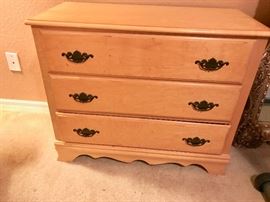 28FURNITUREDresser3Drawer