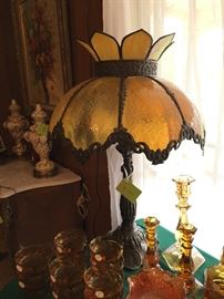 Very nice amber stained glass lamp. 