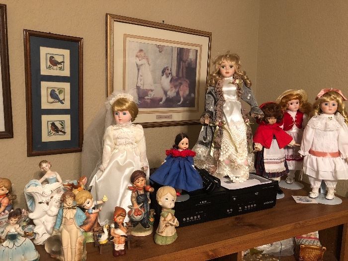 Assortment of nice dolls