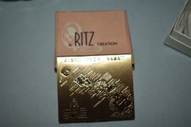 Vintage Old/New a Ritz Creation Compact with the now State of Hawaii on Cover with original box