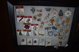 Vintage Jewelry: Necklaces, Earrings, Bracelets, Brooches, Watches 