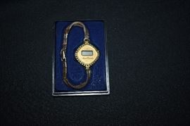 Vintage Jewelry: Necklaces, Earrings, Bracelets, Brooches, Watches 
