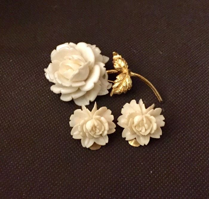 White rose brooch and earring set 