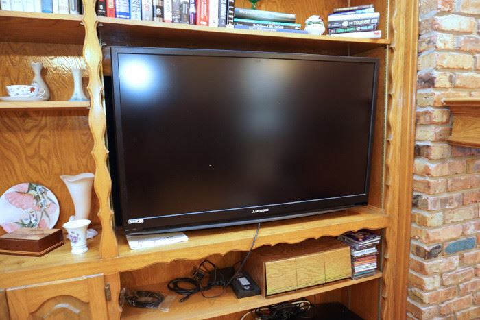 Mitsubishi LCD flat panel HDTV