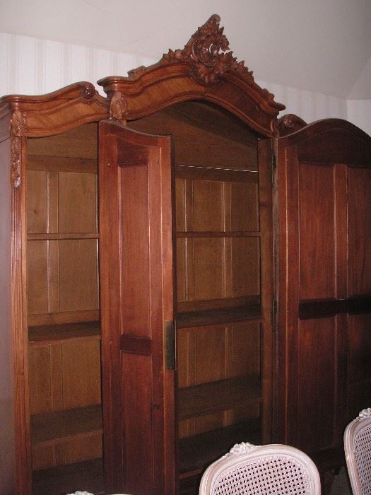 Interior fitted with shelves