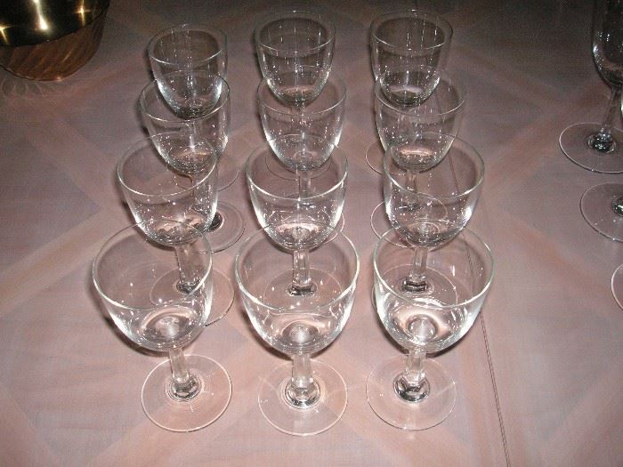 Kusak crystal wine goblets