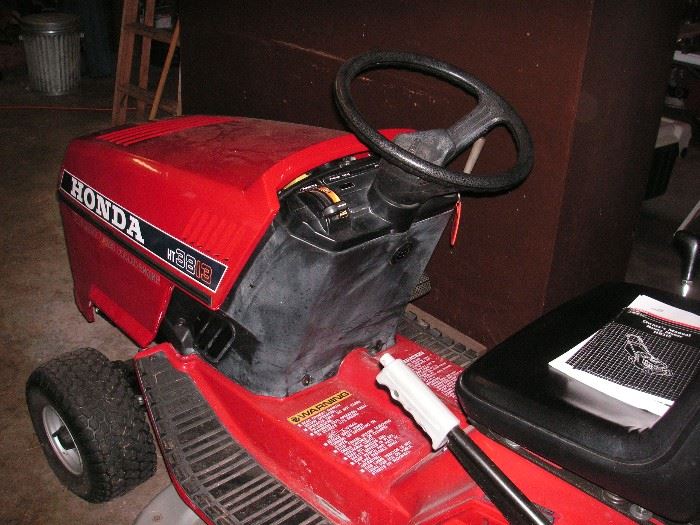 Honda 3813 riding mower with grass catcher & trailer