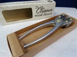 Clipper Pecan Sheller in Box