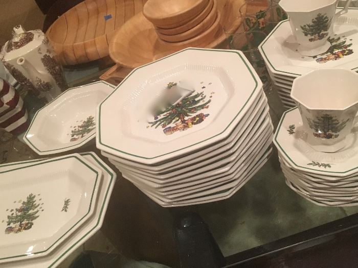 Nikko Christmas plates 