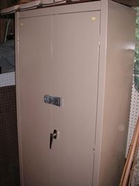 Metal cabinet