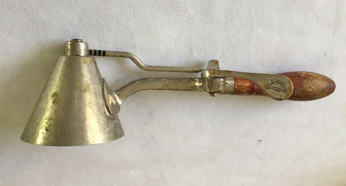 Collectable Gilchrist's Ice Cream Scoop No 33