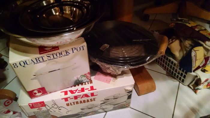 **NEW IN BOX*** KITCHEN COOKWARE