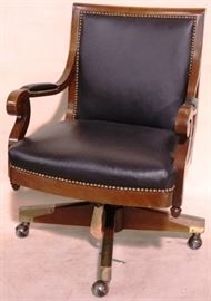 #5925 Leather swivel office chair