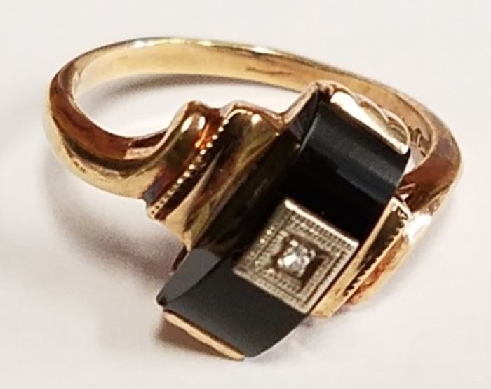#4285 10K Onyx  Diamond Ring