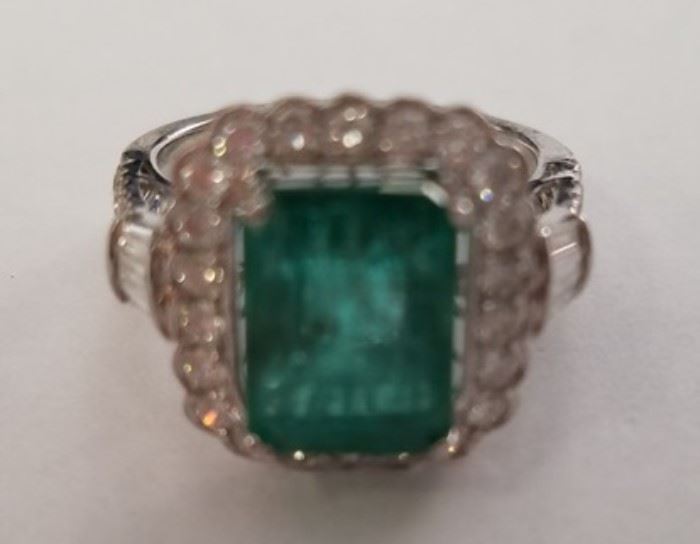 18KT Natural Emerald ring