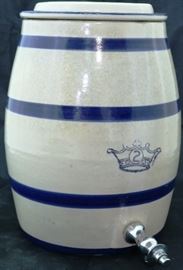 #6554 2gallon crock with lid and spout