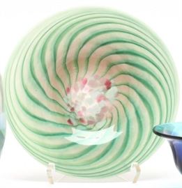 Swirl glass bowl