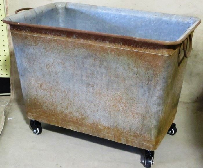 Metal tub with Casters