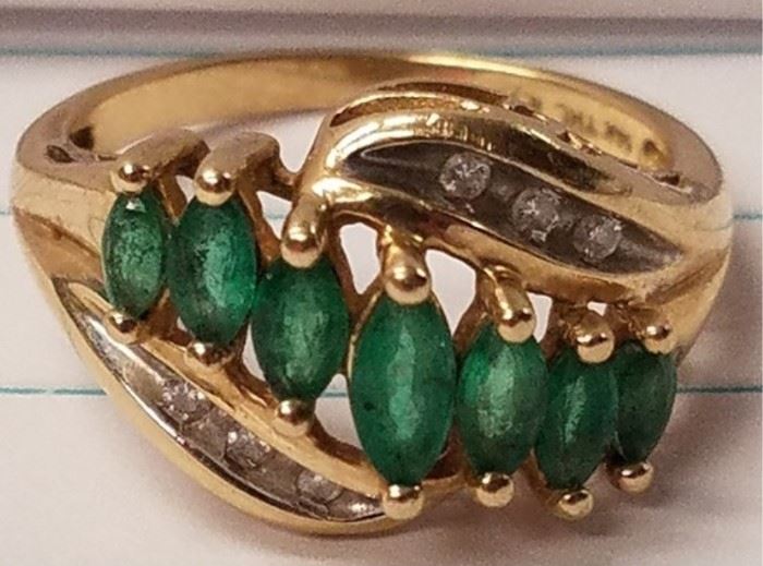 sz 7 14K Emerald & diamond ring