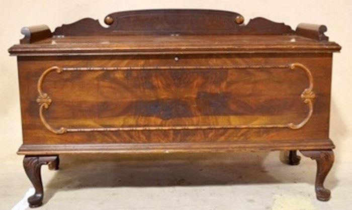 Lane vintage cedar chest