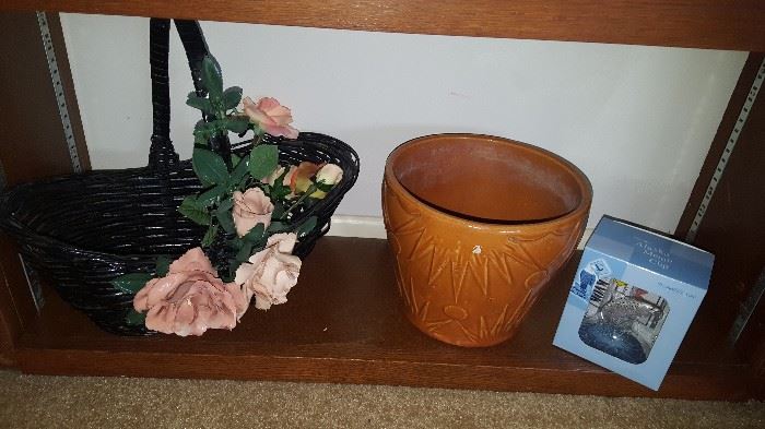 Ceramic pot and basket