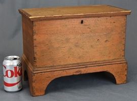 MINIATURE 19TH CENT. BLANKET CHEST, HAND DOVE TAILED