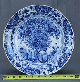 DELFT EARTHENWARE PLATE WITH BLUE & WHITE FLORAL MOTIF 