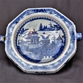 CHINESE EXPORT CANTON BLUE & WHITE PORCELAIN 