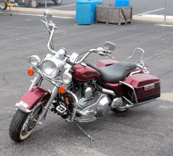 2000 Harley-Davidson FLHR Road King Motorcycle, VIN # 1HD1FDV14YY607364, 26169 Miles, Saddle Bags, New Battery, Extra Seat, Runs and Drives