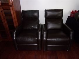 Swivel/rocker/recliner chairs fair condition