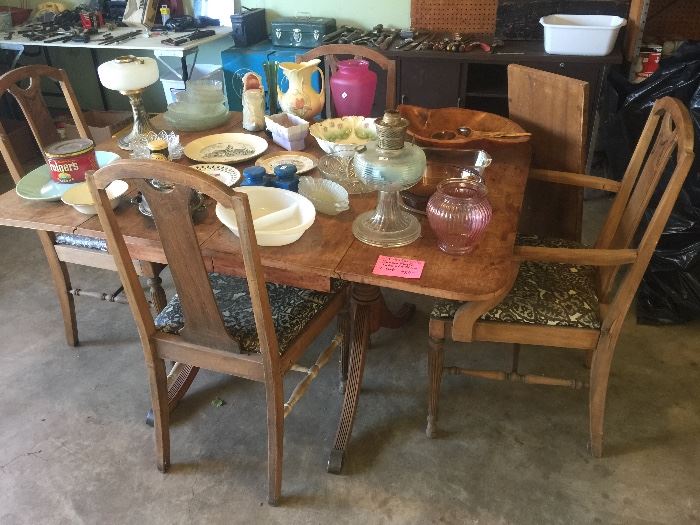 Antique Duncan Phyfe drop leaf table and 4 chairs