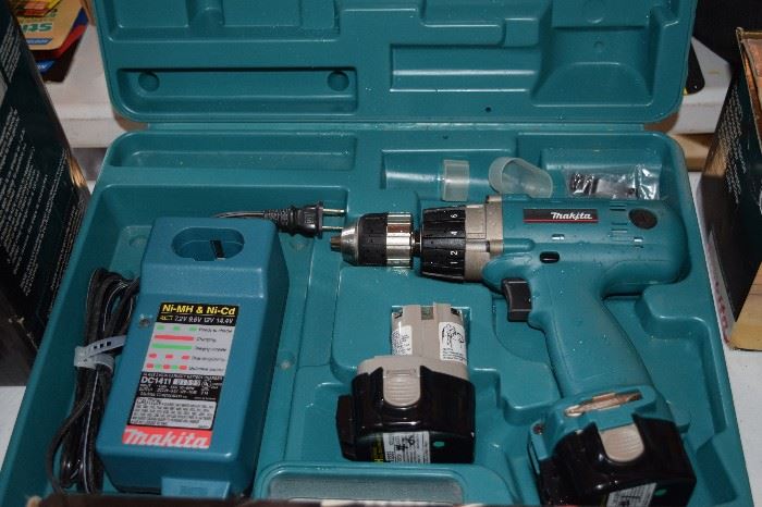 Makita 12 Volt Drill with 2 batteries and charger