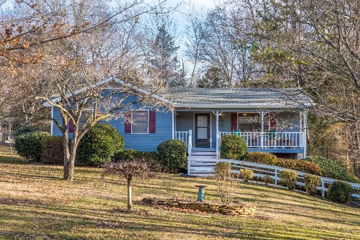 3 Bedroom 2 Bath well maintained house, corner lot, community boat launch $149,000. Marketed by Joan Rose Coldwell Banker Pryor Realty (423) 240 - 5248. See additional house photos below.