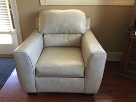 This set is by Ashley. Located in lobby