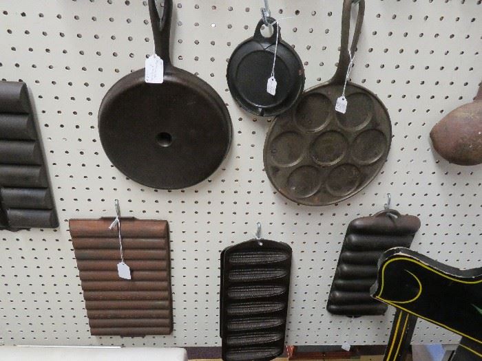 Cast Iron Specialty Bake-ware
