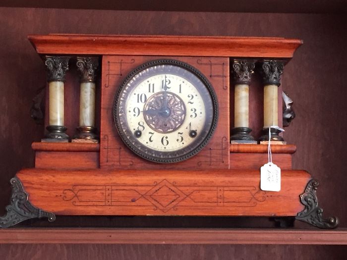 Oak Mantle Mantle Clock with Brass Feet and Columns