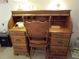 Roll top desk - Excellent condition
