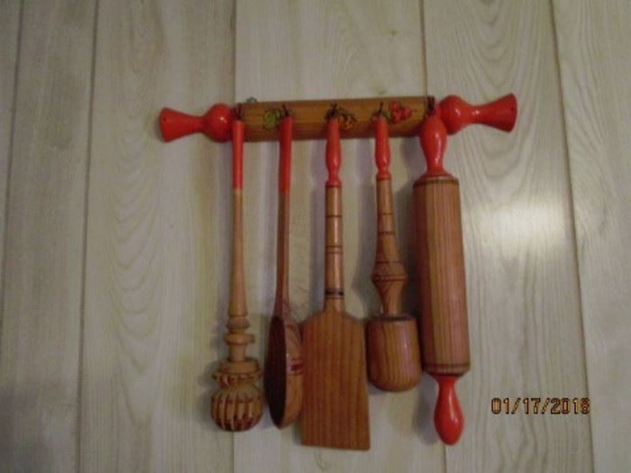 kitchen wall utensil set