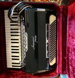 Imperial Chicago Tonemaster
Accordion with papers