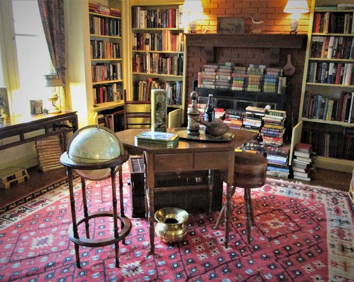  Hundreds of books, Corner table by Hungerford