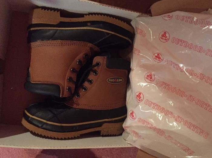 New In Box - outdoor boots