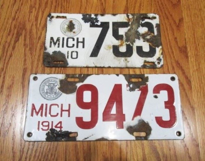 Antique porcelain 1910 and 1914 license plates