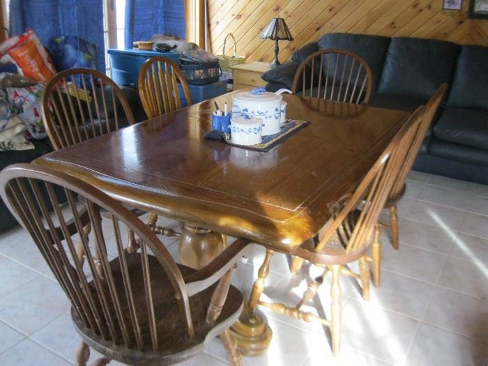 Vintage Dining Table with Leaves and 6 Chairs