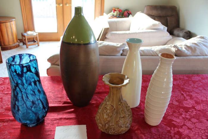 Lot #19 Five Beautiful Vases to decorate your home!
Olive & Green Vase 21 inches
Brown vase with floral design 10 inches
White with light blue interior vase 14 inches
White vase with light brown interior 14 inches
Blue vase with black & white 13 inches
