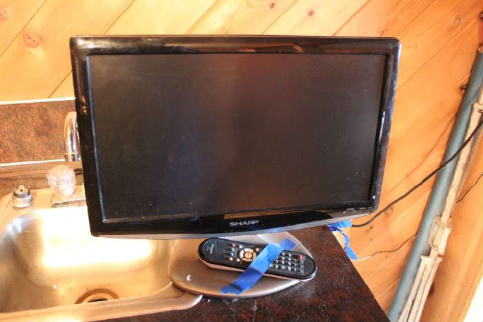 Lot #82 Sharp  19 in Flat Screen TV/Monitor with remote Model #LC-195B14U